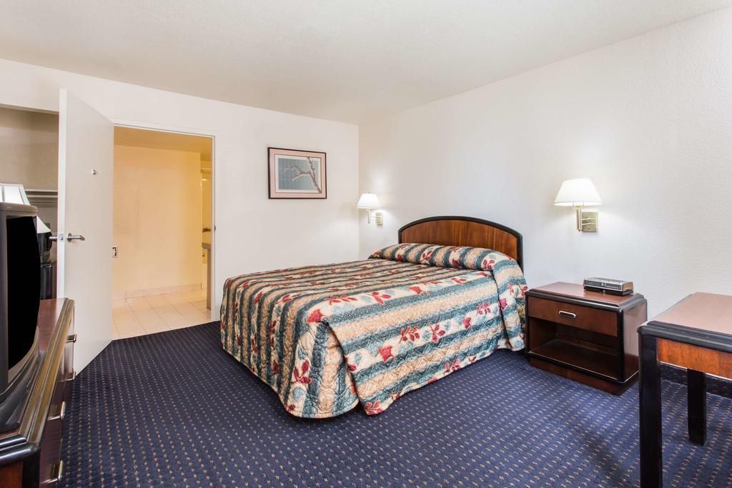 Knights Inn Virginia Beach Lynnhaven Exterior foto